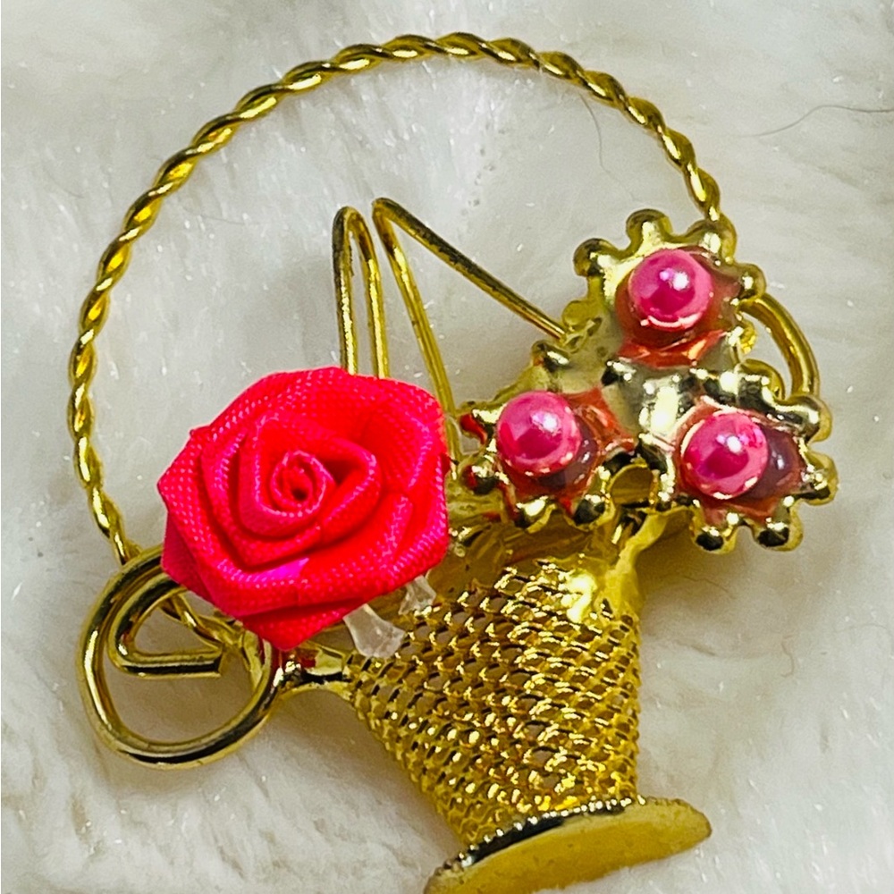 Vintage Gold Floral Brooch with Pink Pearl Accents